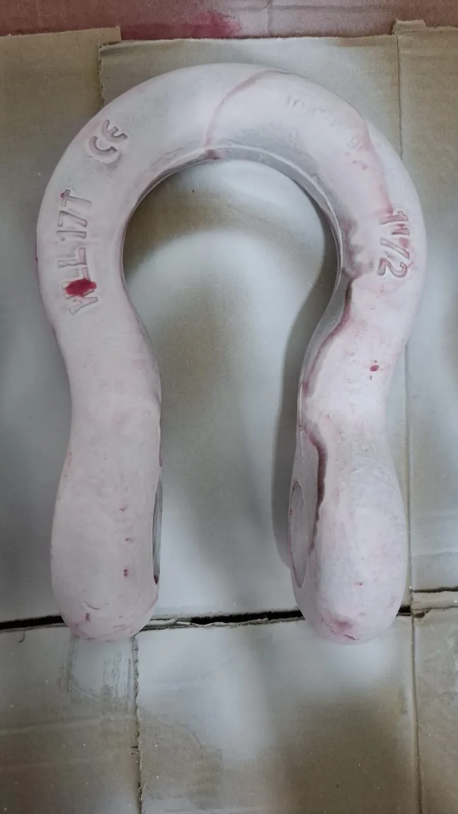 Détail d'une manille en cours d'essai